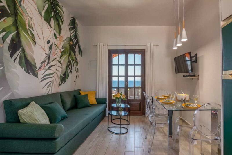 Two-Bedroom Apartment with Sea View for 5 guests